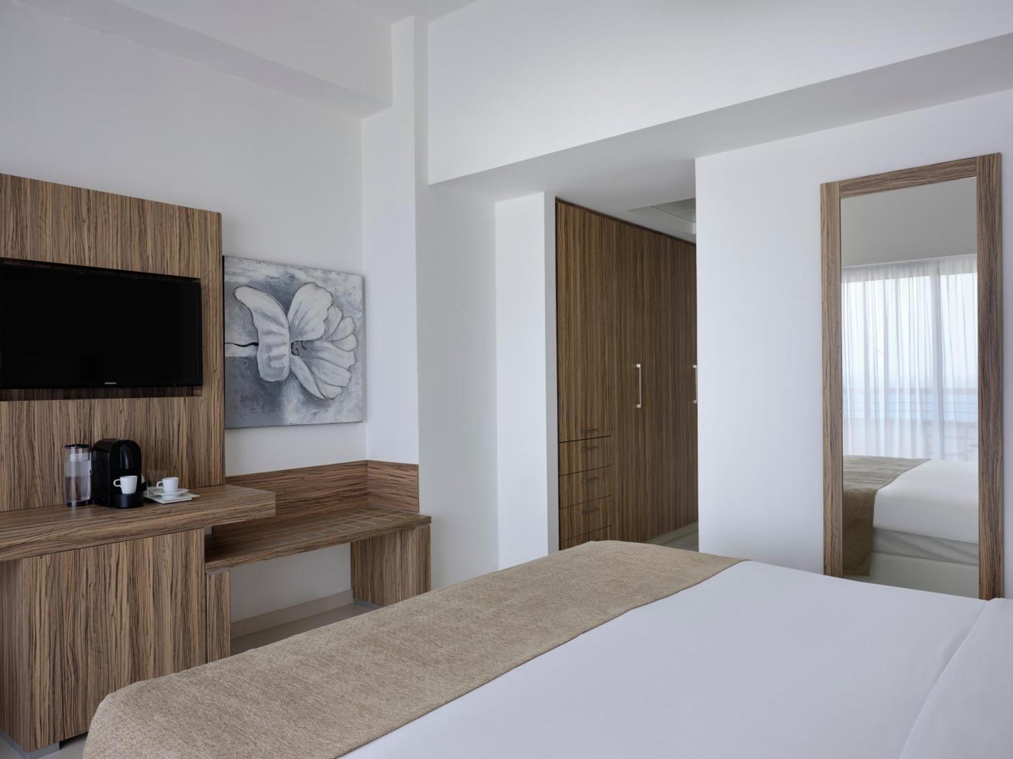 מלון פרוטאראס Atlantica Sea Breeze, Adults Only מראה חיצוני תמונה